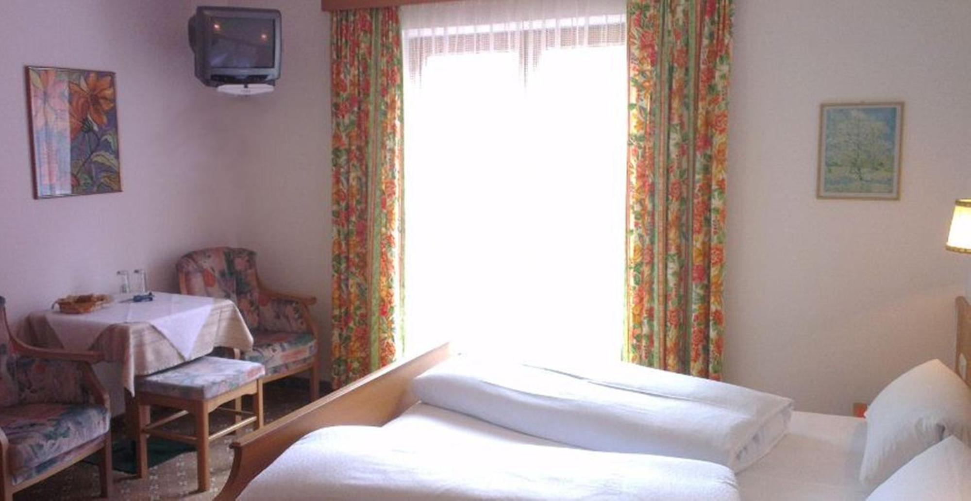 Haus Monika Und Haus Claudia Hotel Mayrhofen Cameră foto